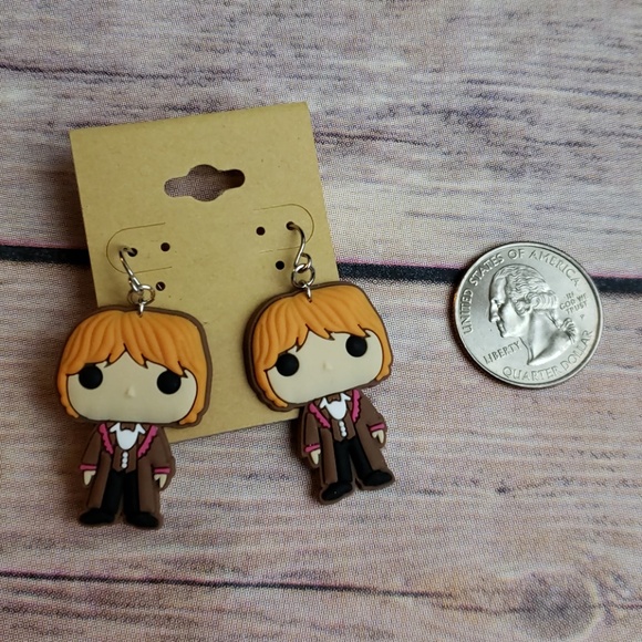 New Ron Weasley Harry Potter Dangle Earrings - Picture 4 of 5